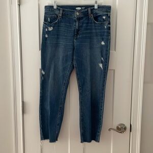 Old Navy Women’s Mid-Rise Boyfriend Jeans size 8.